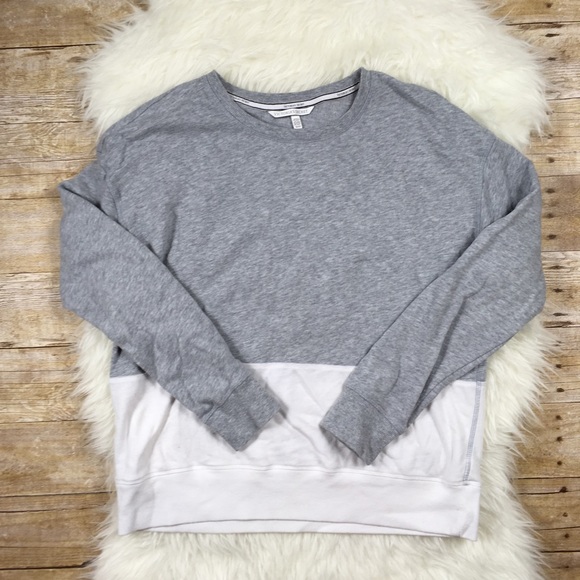 Victoria’s Secret Crew Neck Color block Pullover - Picture 2 of 7